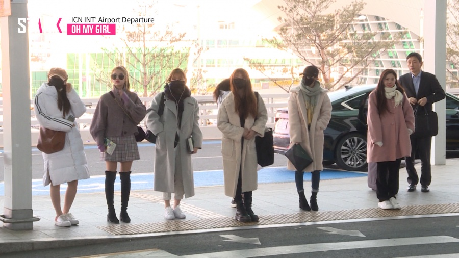 [영상] 오마이걸(OH MY GIRL) 출국, 추위도 날려 버리는 따뜻한 인사