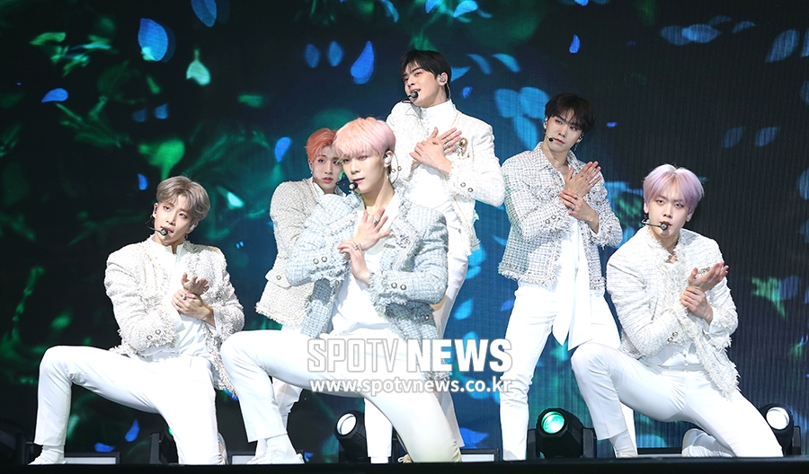 [포토S] 아스트로, All Light