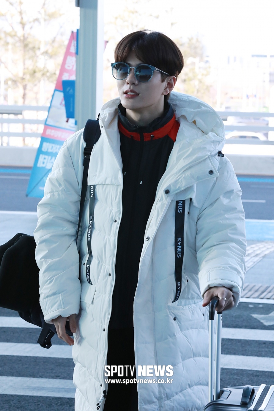 [포토S] 골든차일드 보민, 선글라스 광고 찍는 줄
