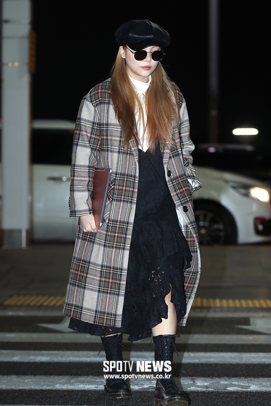 [포토S] 에일리, 어두운 밤에도 선글라스