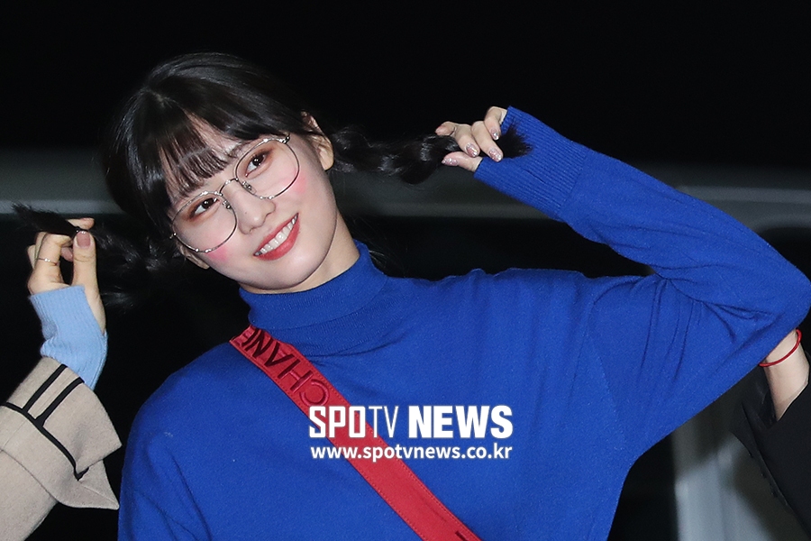 [영상] 트와이스, 대세 걸그룹이 가는길에는 '원스'가 함께