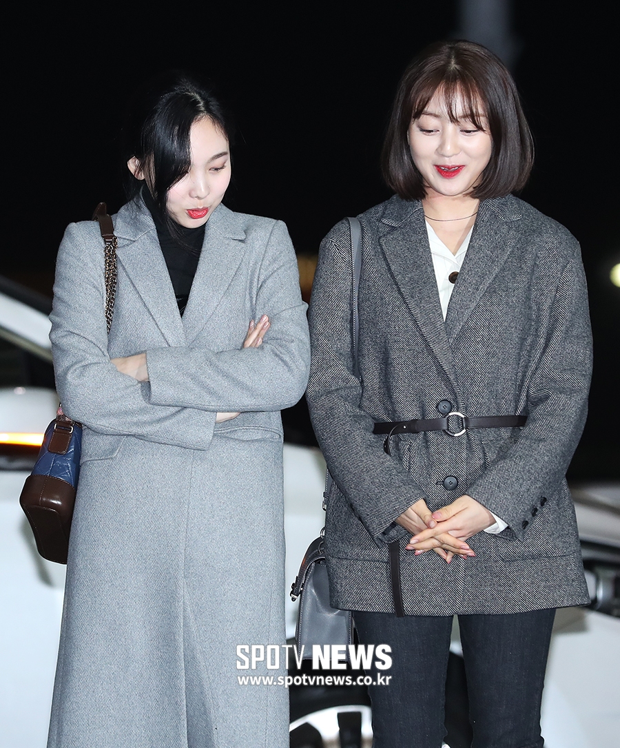 [포토S] 나연-지효, '조금 추워요~'