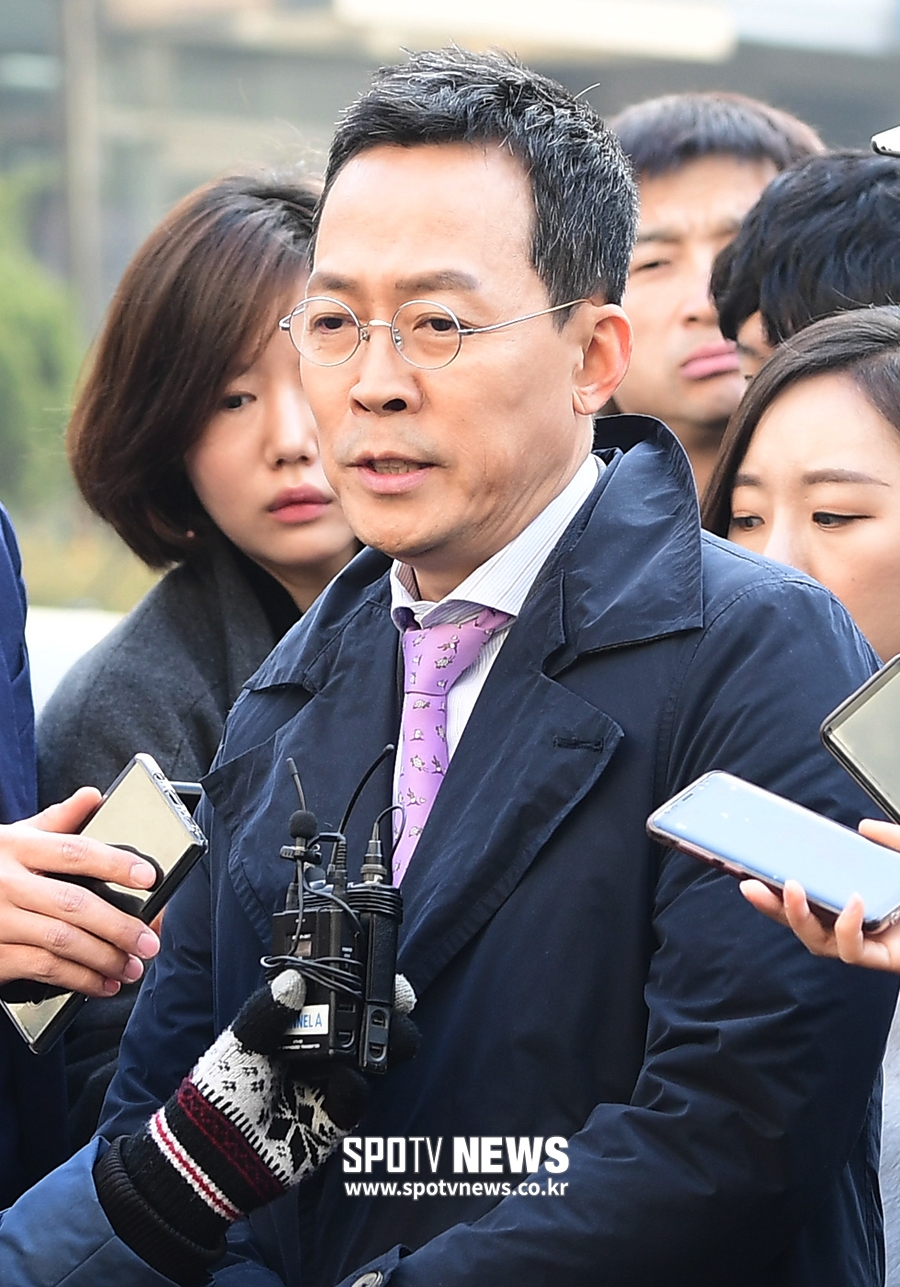 [포토S] 질문에 답하는 심석희 법률 대리인
