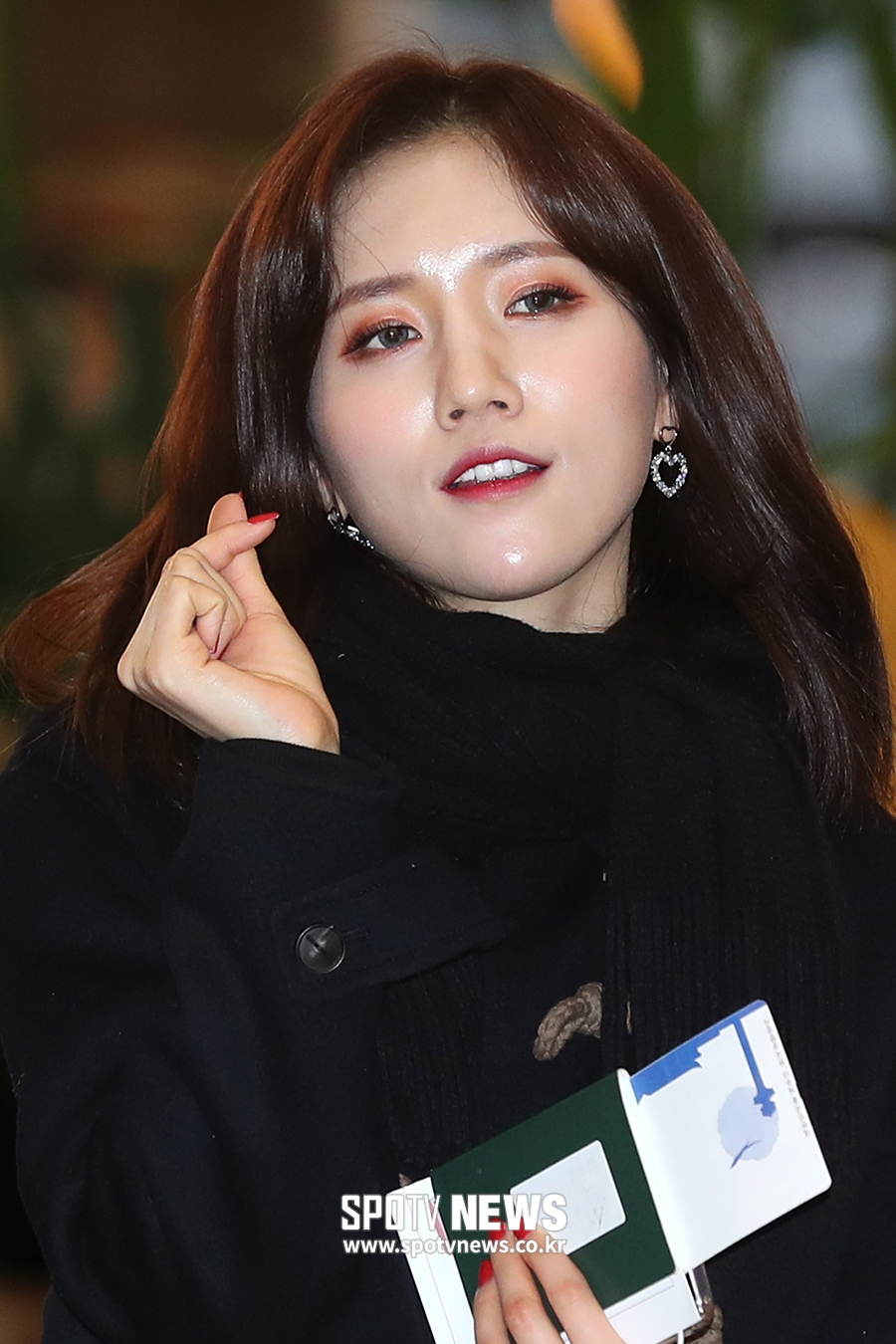 [포토S] 러블리즈 진, 귀걸이까지 하트!