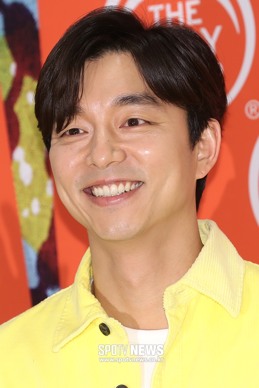 [포토S] 공유, 매력적인 공룡상