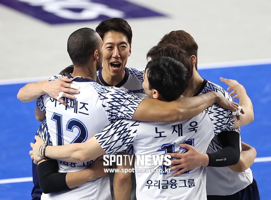[포토S] 득점에 기뻐하는 윤봉우