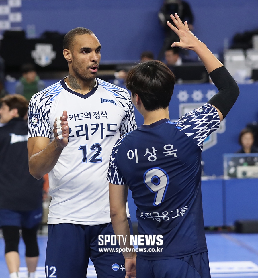 [포토S] 아가메즈-이상욱, 승리의 하이파이브