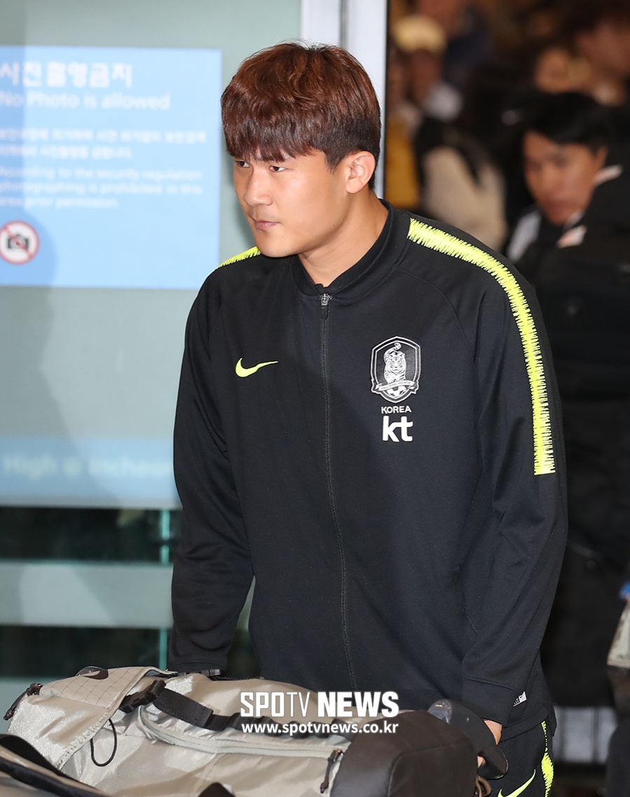 [포토S] 어두운 표정의 김민재