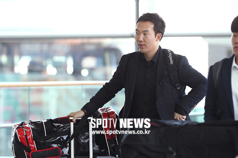 [포토S] 금민철, FA 계약 마치고 홀가분한 마음으로