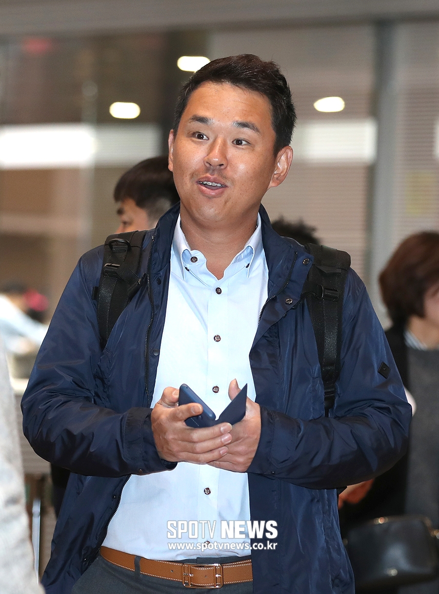 [포토S] 나주환, '스프링캠프 갑니다~'
