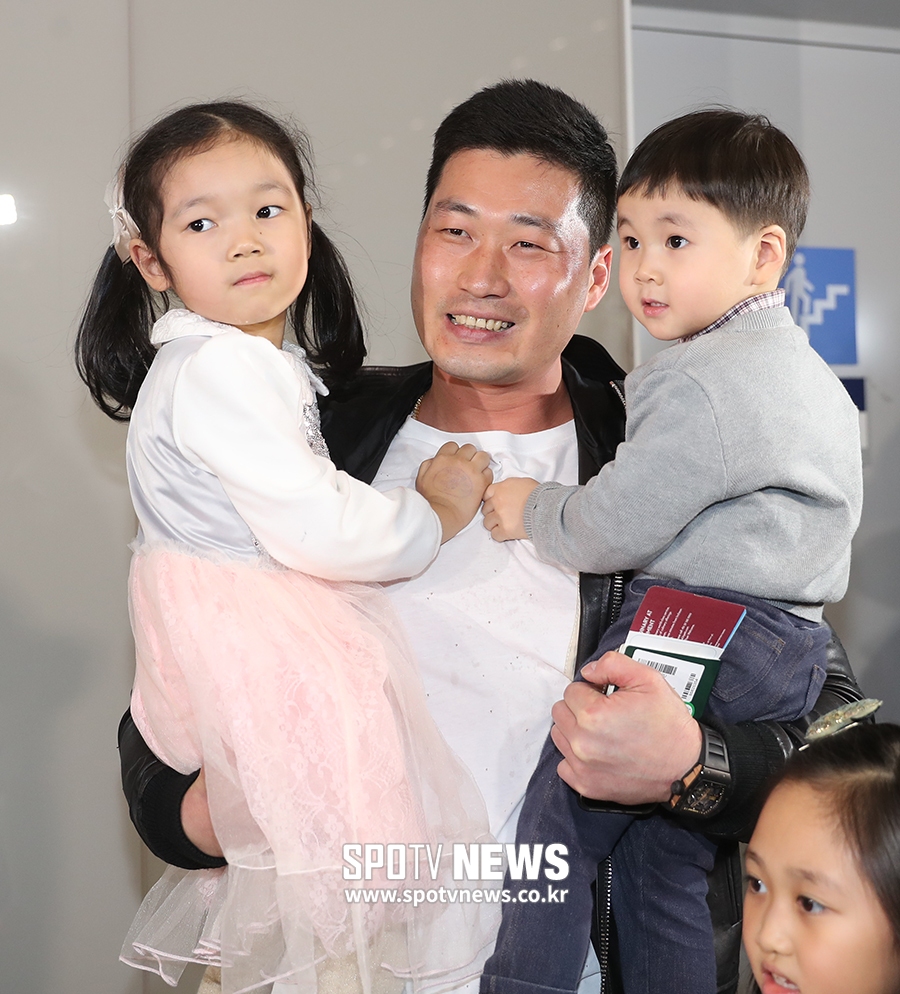 [포토S] '조카 바보' 오승환, 행복한 삼촌 미소