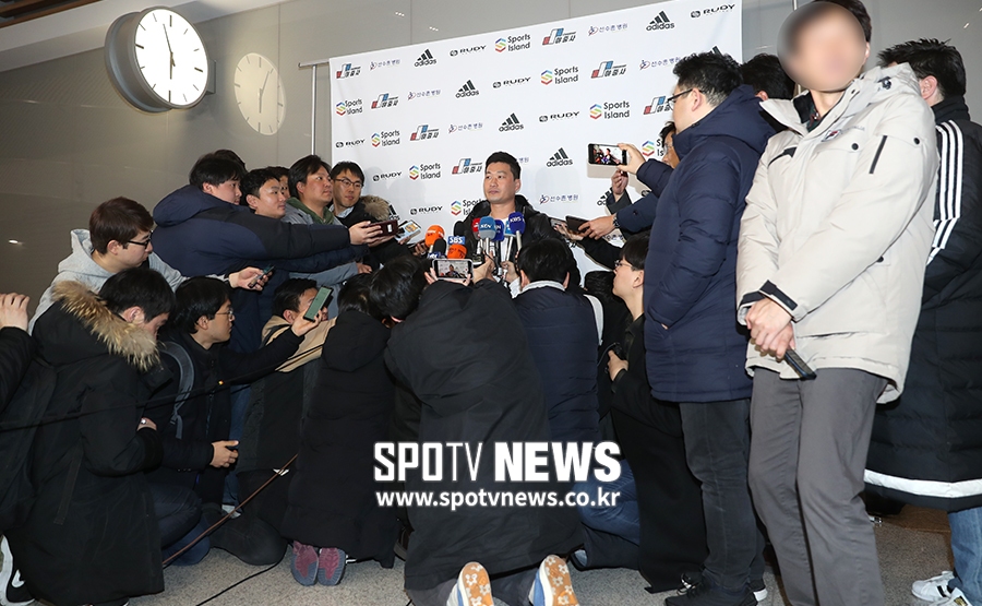 [포토S] 오승환, 많은 취재진에 둘러싸여!