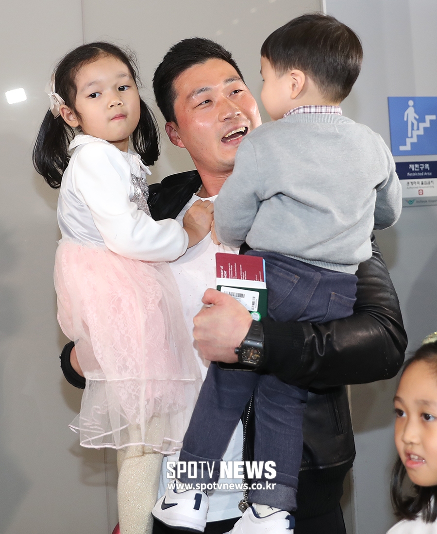 [포토S] 오승환, 돌부처 의심케 하는 조카 바보 미소