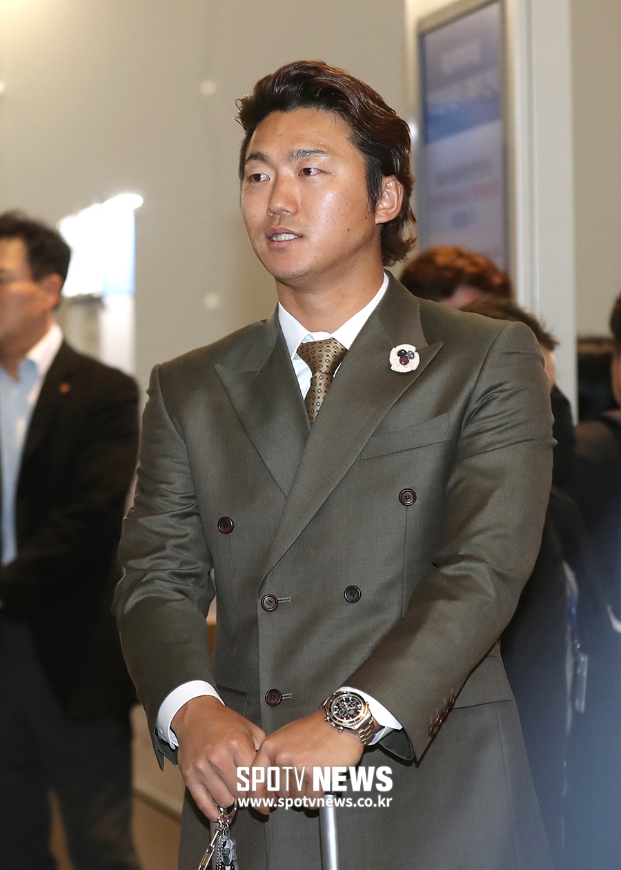 [포토S] 안영명, 남다른 공항패션