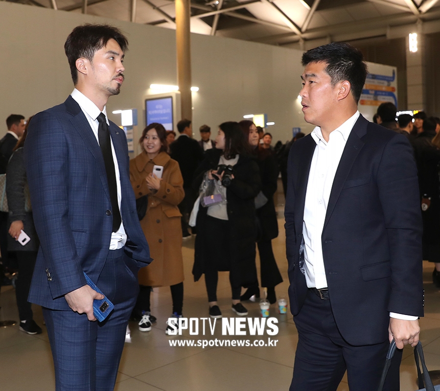 [포토S] 오재원-정근우, 심각한 대화 중(?)