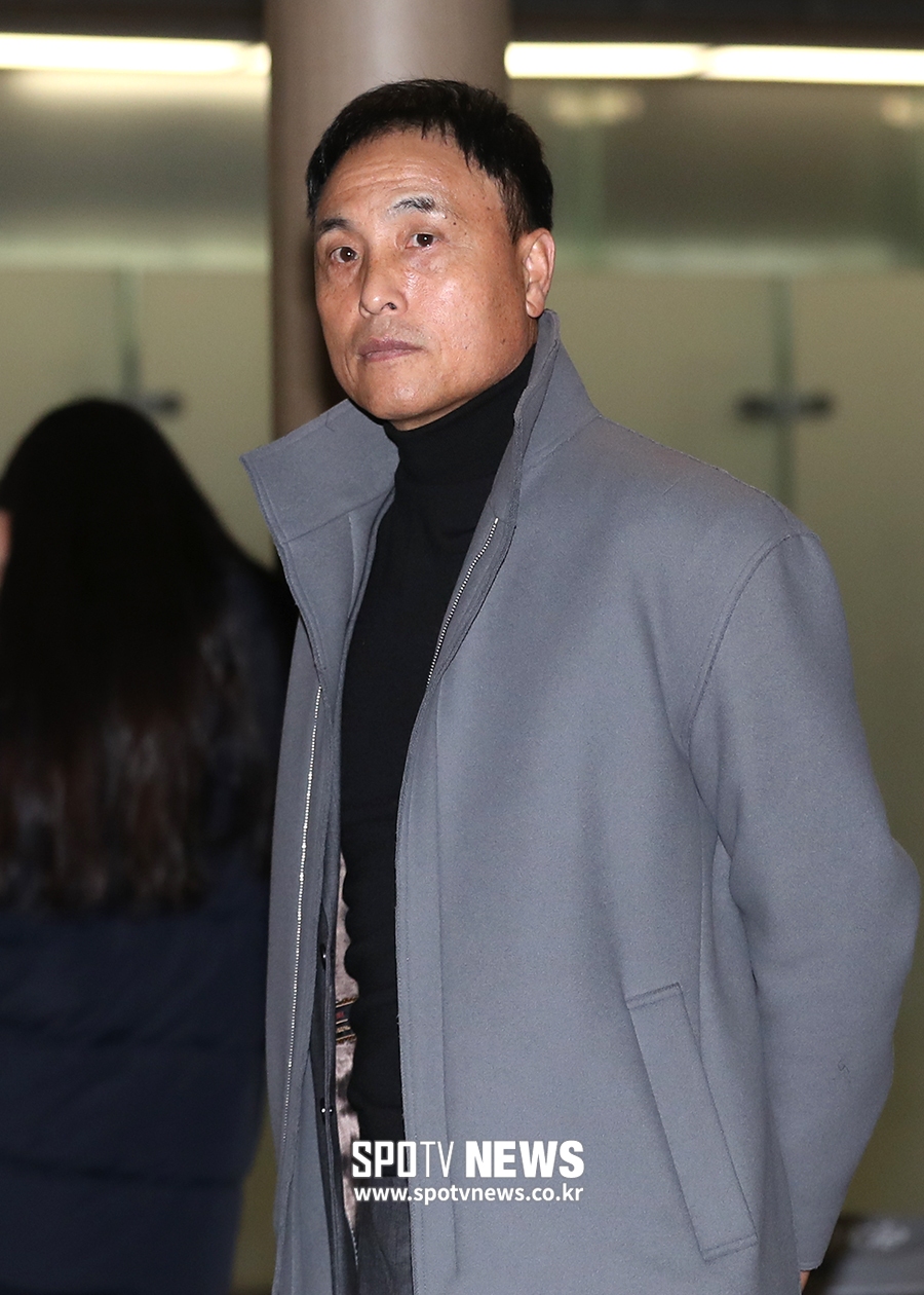 [포토S] 송진우 코치, 부드러운 카리스마