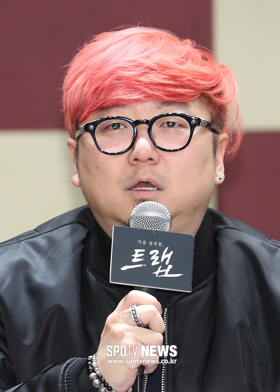 [포토S] 인사말 하는 박신우 감독