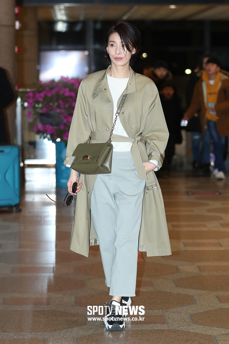 [포토S] 김서형, 김주영 선생님의 멋스러운 공항패션