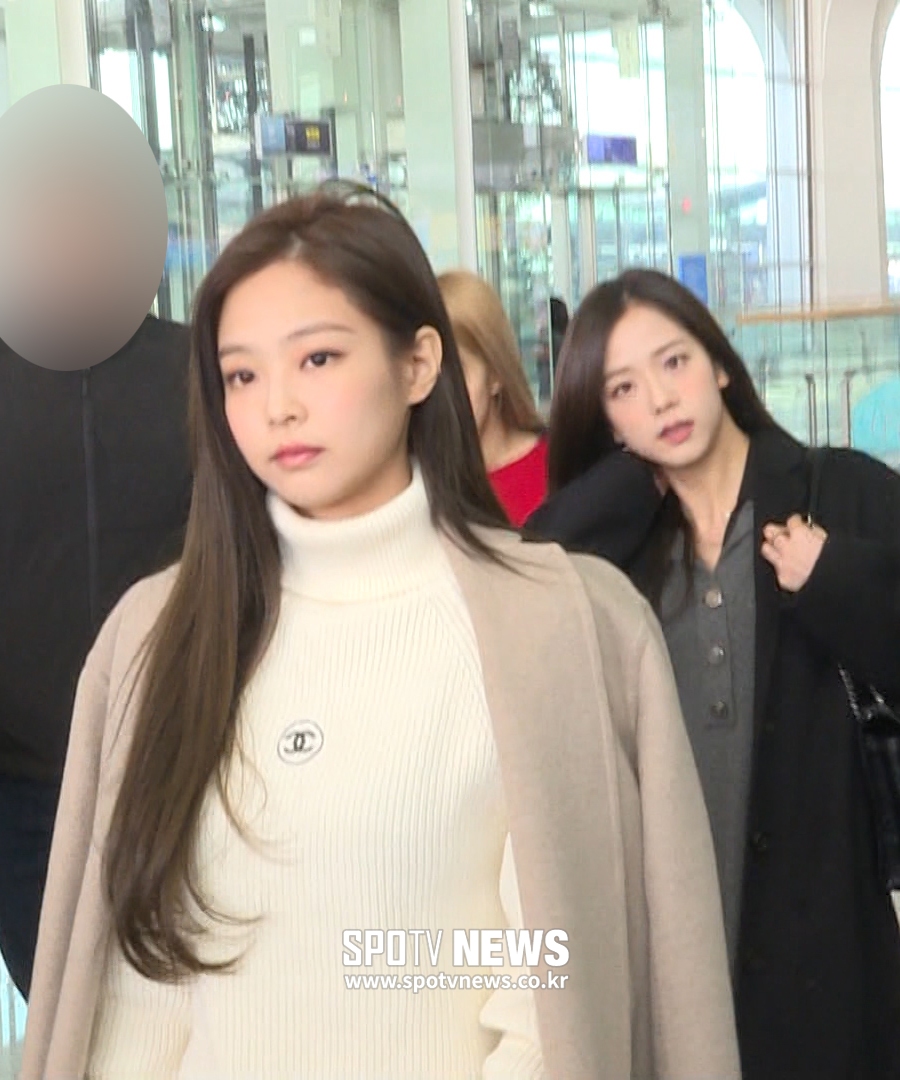 블랙핑크, ABC 방송 초청받은 대세 걸그룹의 당찬 발걸음[공항패션]