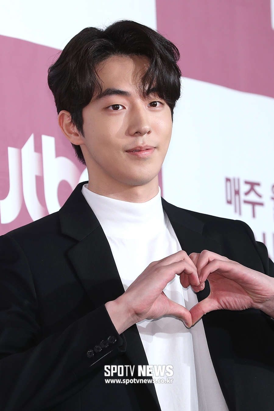 [포토S] 남주혁의 하트