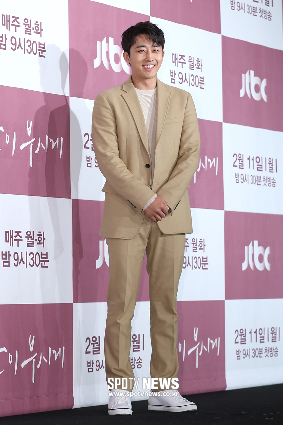 [포토S] 손호준, 쑥스러운 미소 띠며~