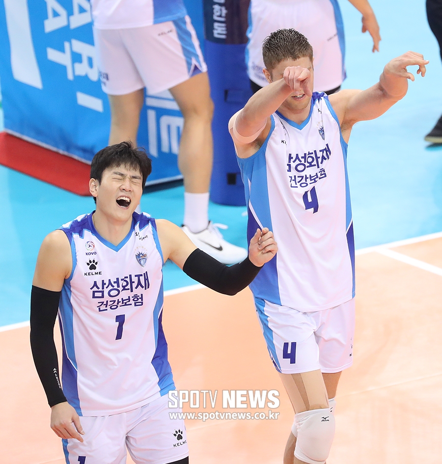 [포토S] 송희채, '맞고 나갔어요!'