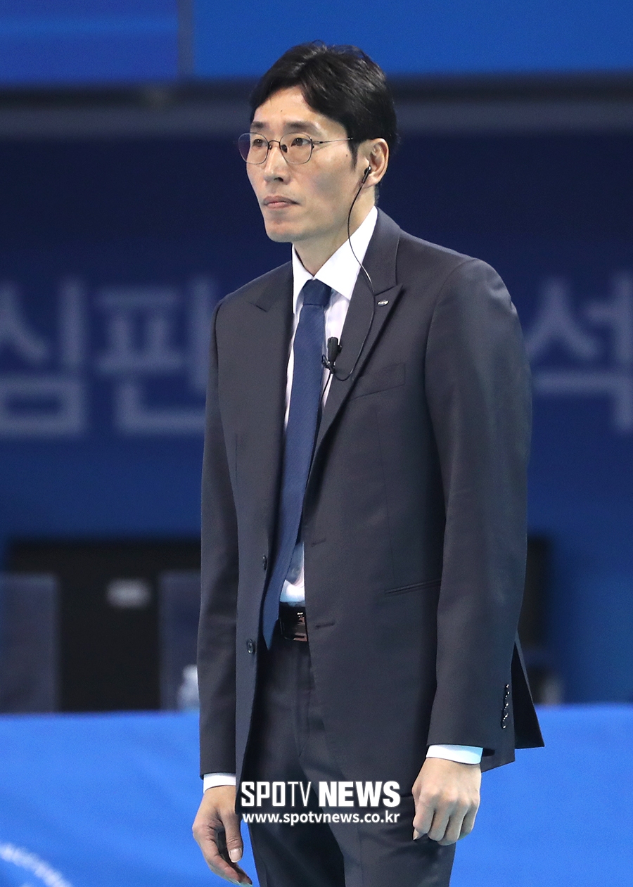 [포토S] 신진식 감독, 근심 어린 표정
