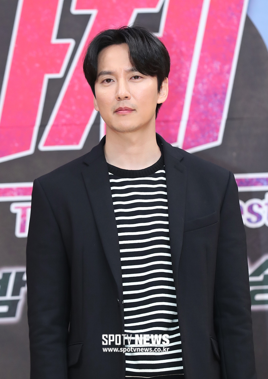 [포토S] 포즈 취하는 배우 김남길