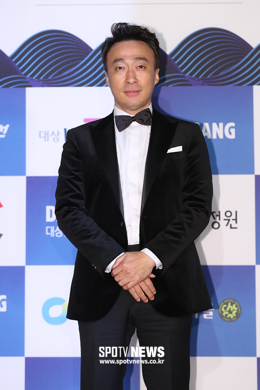 [단독] 이성민, 퇴마사 변신…오컬트 영화 '제8일의 밤' 출연