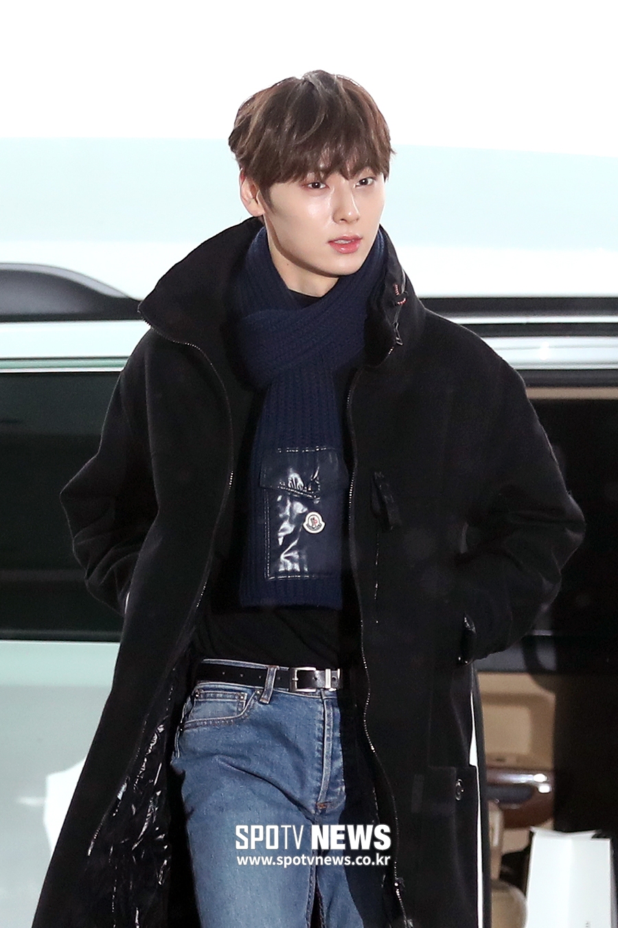 [포토S] 뉴이스트 황민현, '아침부터 빛이 나네'