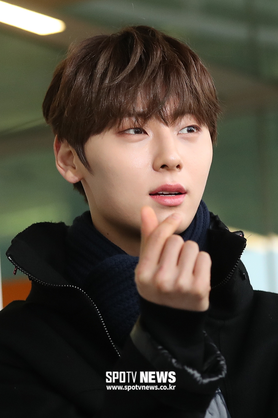 [포토S] 뉴이스트 황민현, 클로즈업을 부르는 피부