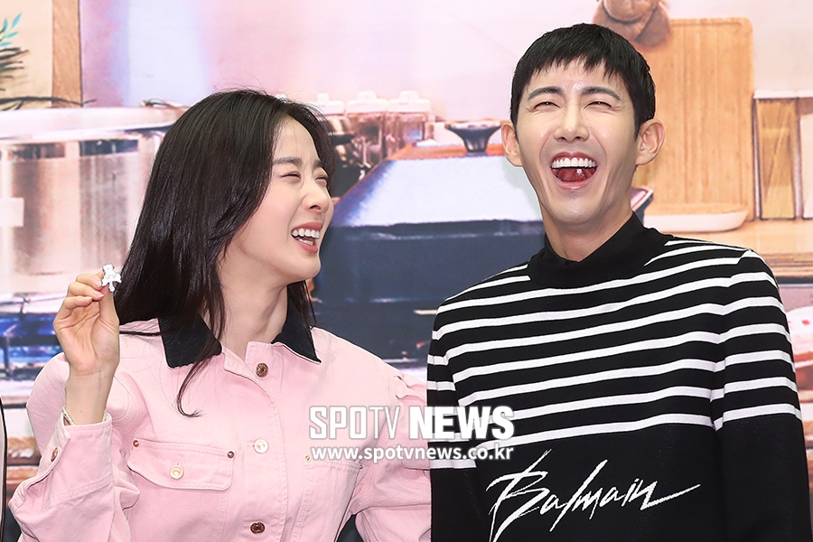 [포토S] 빵 터진 이청아와 광희