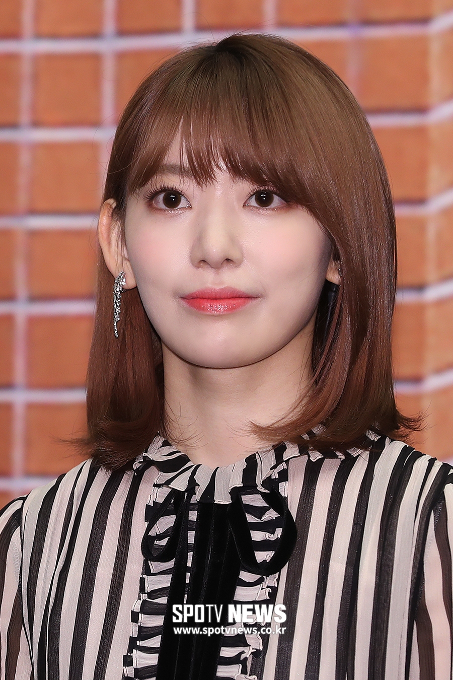 [포토S] 미야와키 사쿠라, 사슴 눈망울