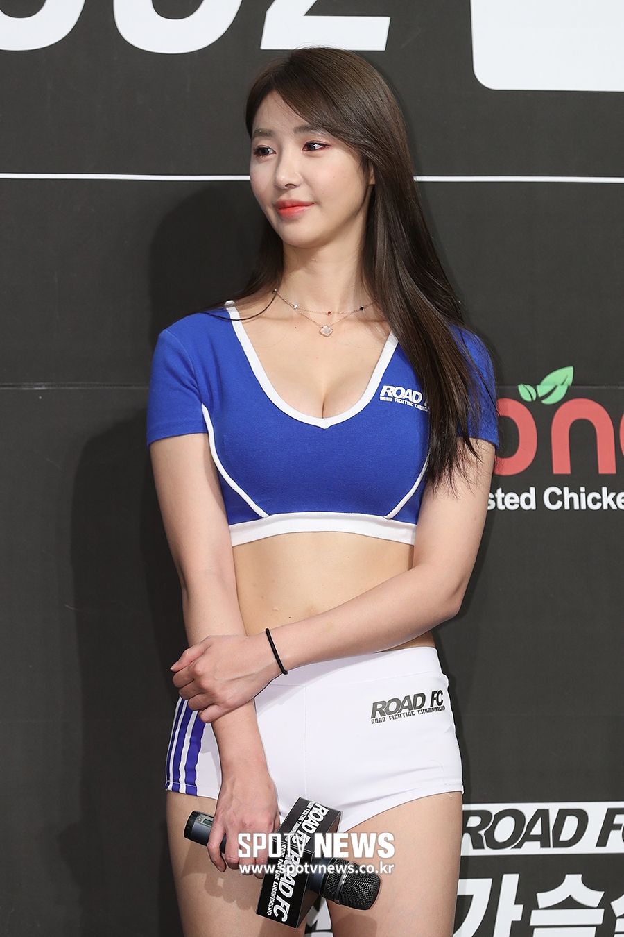 [포토S] 로드걸 임지우, 볼륨감 넘치는 몸매
