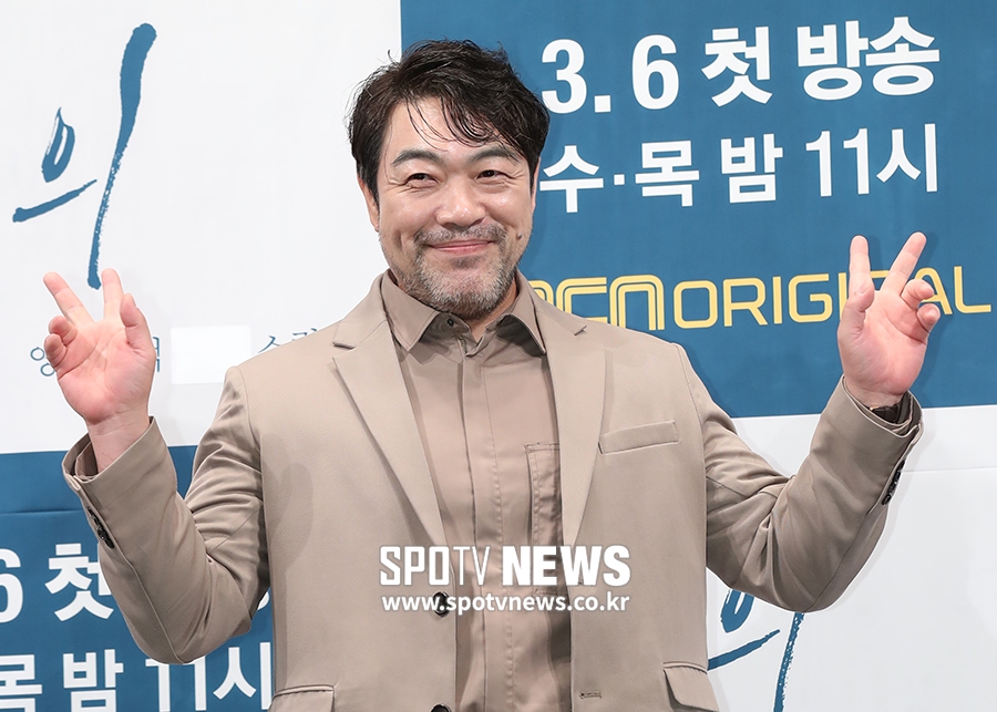 [포토S] 이원종, 따뜻한 미소 지으며