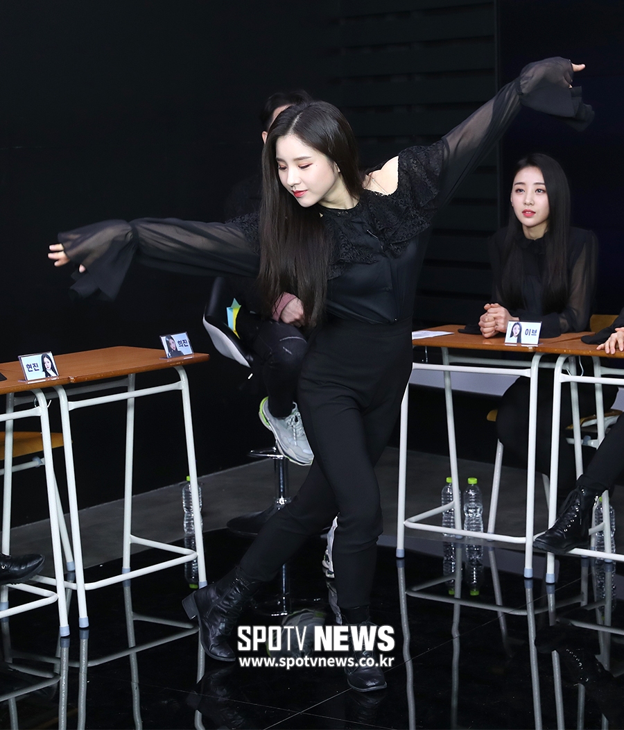 [포토S] 이달의 소녀 희진, 아름다운 춤선