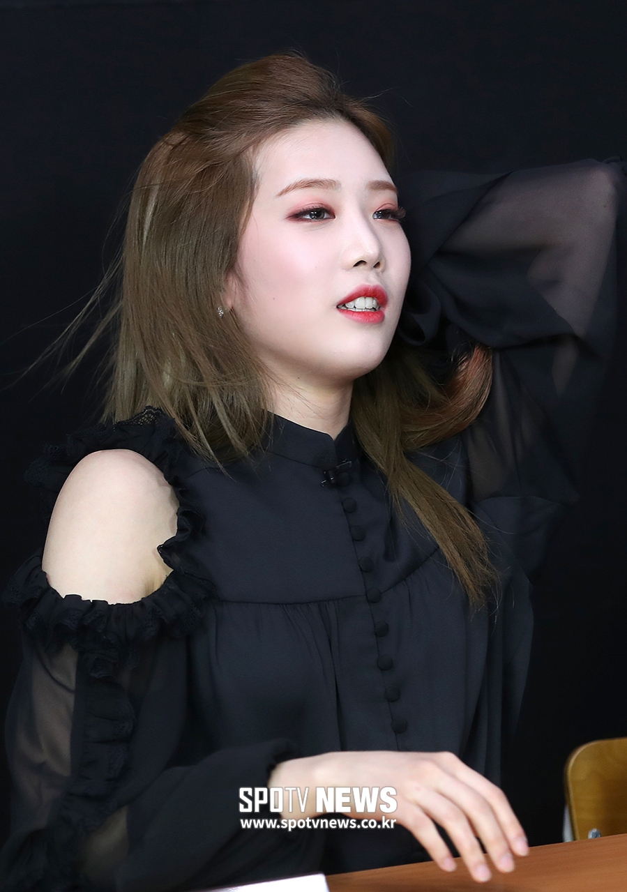 [포토S] 이달의 소녀 김립, 섹시한 머리 넘김