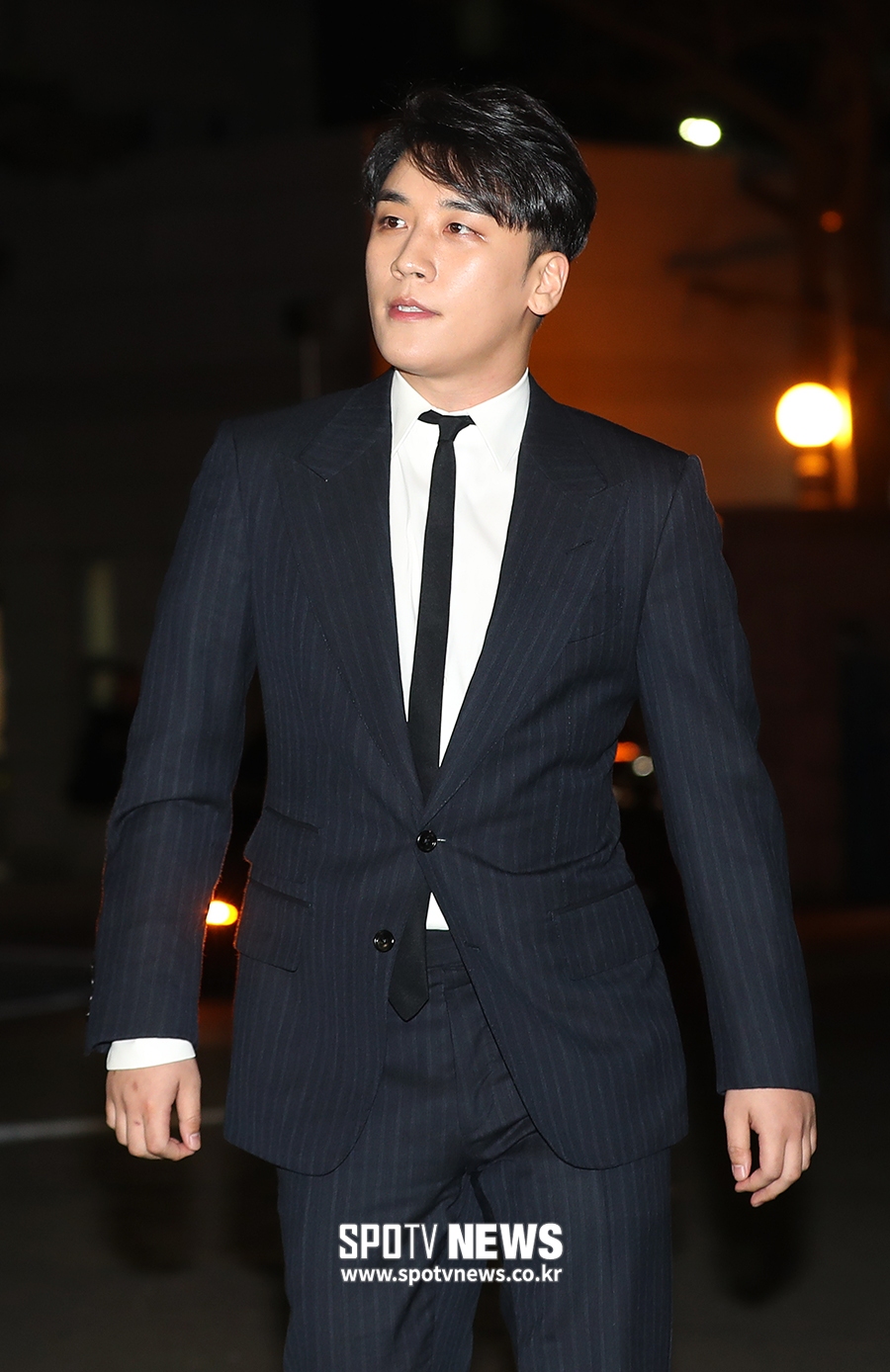 [포토S] ‘마약·성접대 의혹’ 승리, 경찰 자진 출석