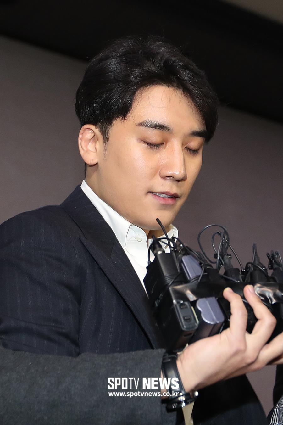 [포토S] 두 눈 감은 빅뱅 승리