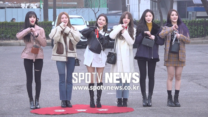 컴백 (여자)아이들, 팬들의 힘찬 응원 받으며 출근 [영상]