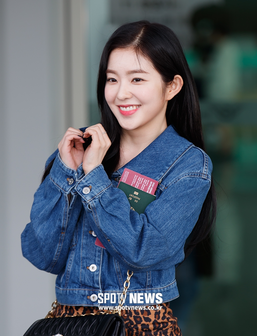 [포토S] 아이린, 떠나기전 손하트 선물