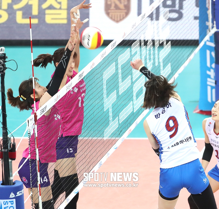 [포토S] 블로킹에 막히는 박정아