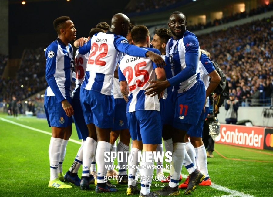 [UCL REVIEW] 'VAR PK 결승골' 포르투, 로마 잡고 8강 진출…합계 4-3