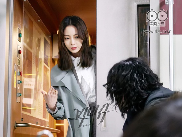 [스타S]러블리 벗어던진 한예슬, 2019년 '빅이슈' 조짐이 보인다