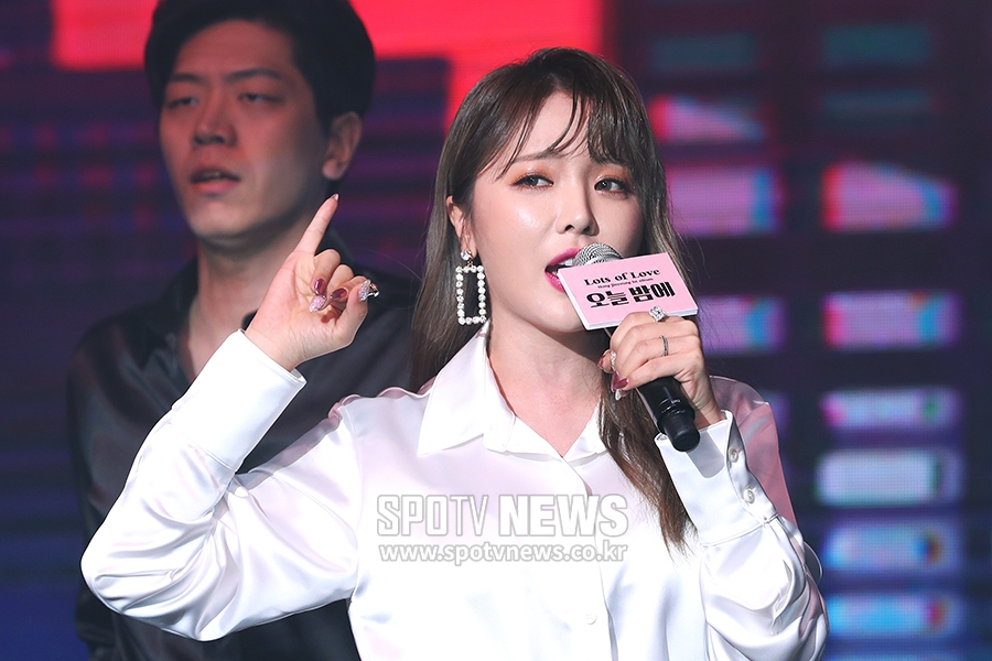 [포토S] 홍진영, 오늘 밤에
