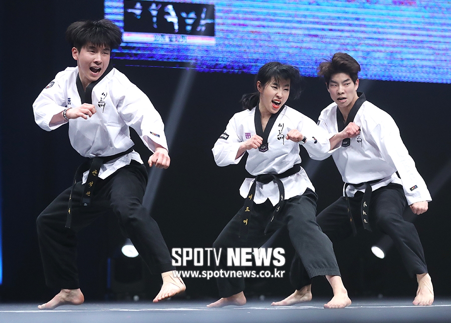 [포토S] 미르메E, 힘차게