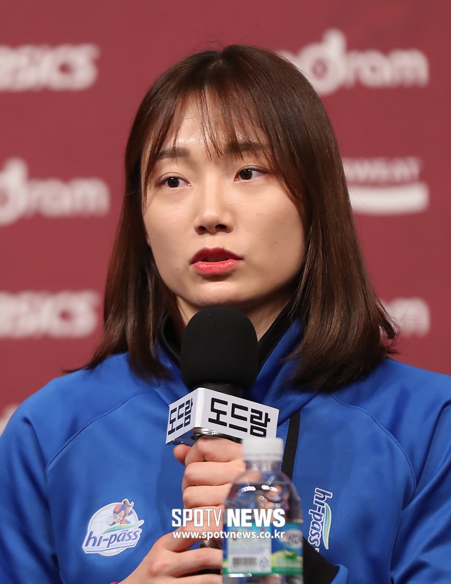 [포토S] 인사하는 도로공사 문정원
