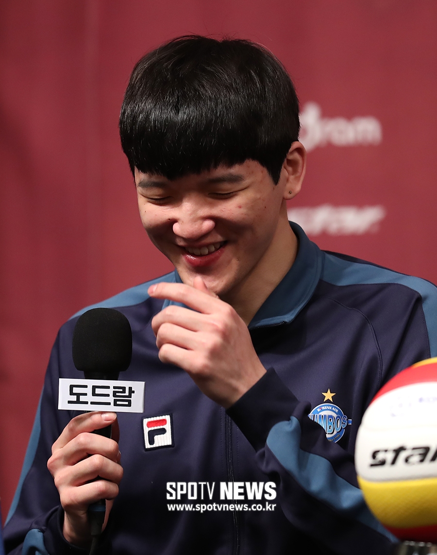[포토S] 정지석, 정규시즌 MVP 질문에 난감한 표정
