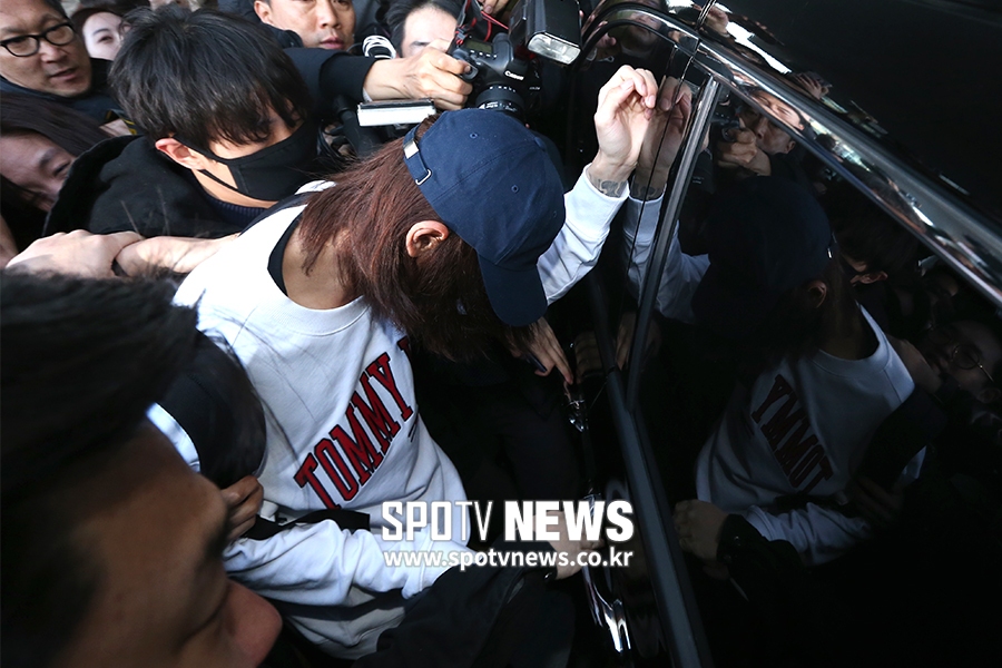 [포토S] '몰카 파문' 정준영, '차에 타기도 힘들어'