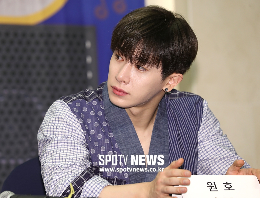 [포토S] 몬스타엑스 원호, 은근한 섹시미